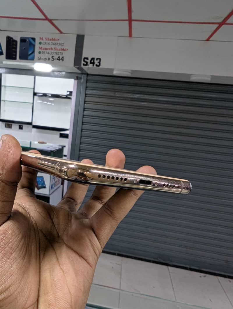 Apple iPhone 11 Pro Max 3