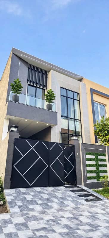 6.5 Marla House For Sale In Paragon City Lahore