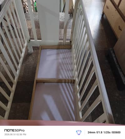baby cöt with matress and 6 pcs comforter set