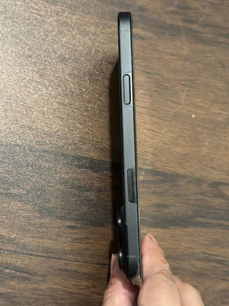 Apple iPhone 16 Pro Max 3