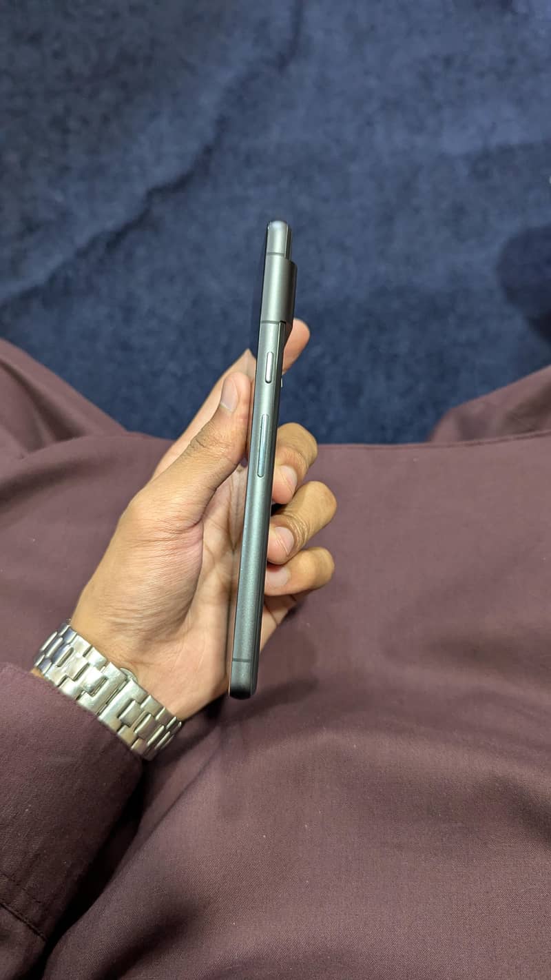 Google Pixel 7 4