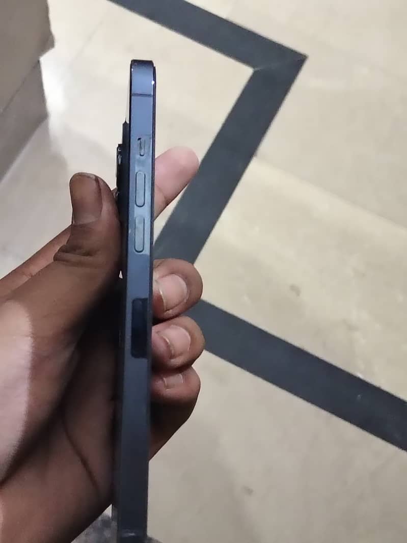 Apple iPhone 12 Pro Max 4
