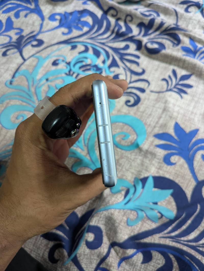 Google Pixel 7a 2