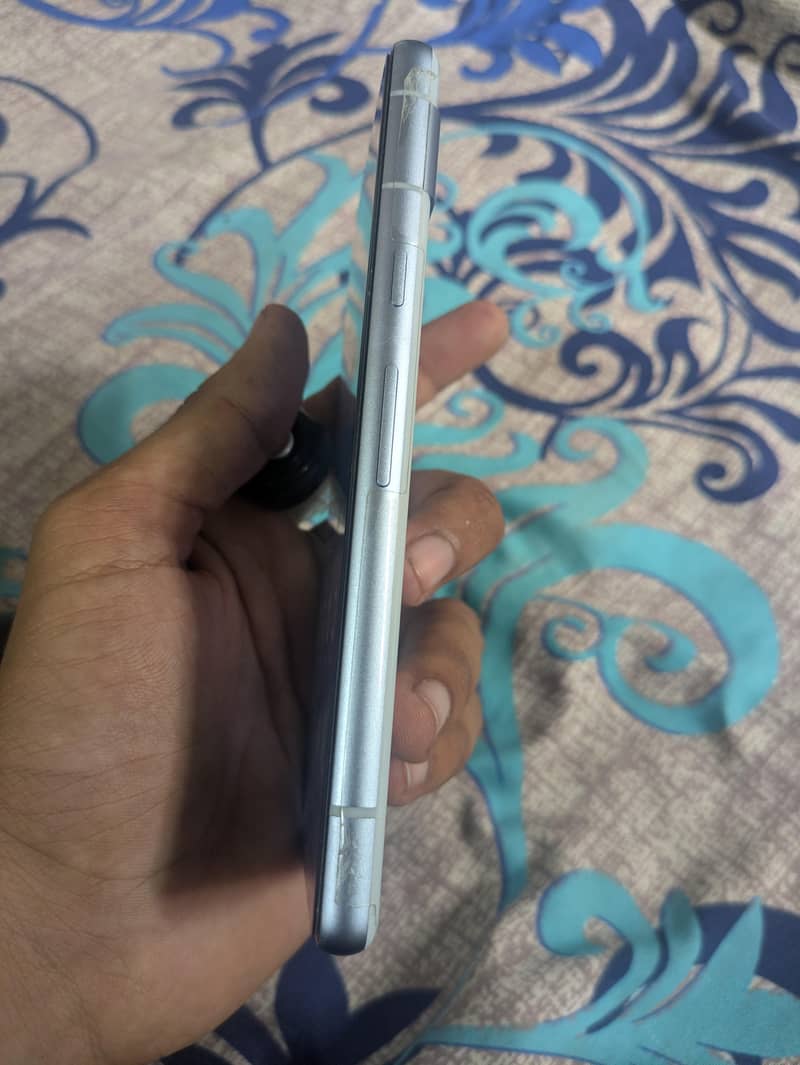 Google Pixel 7a 5