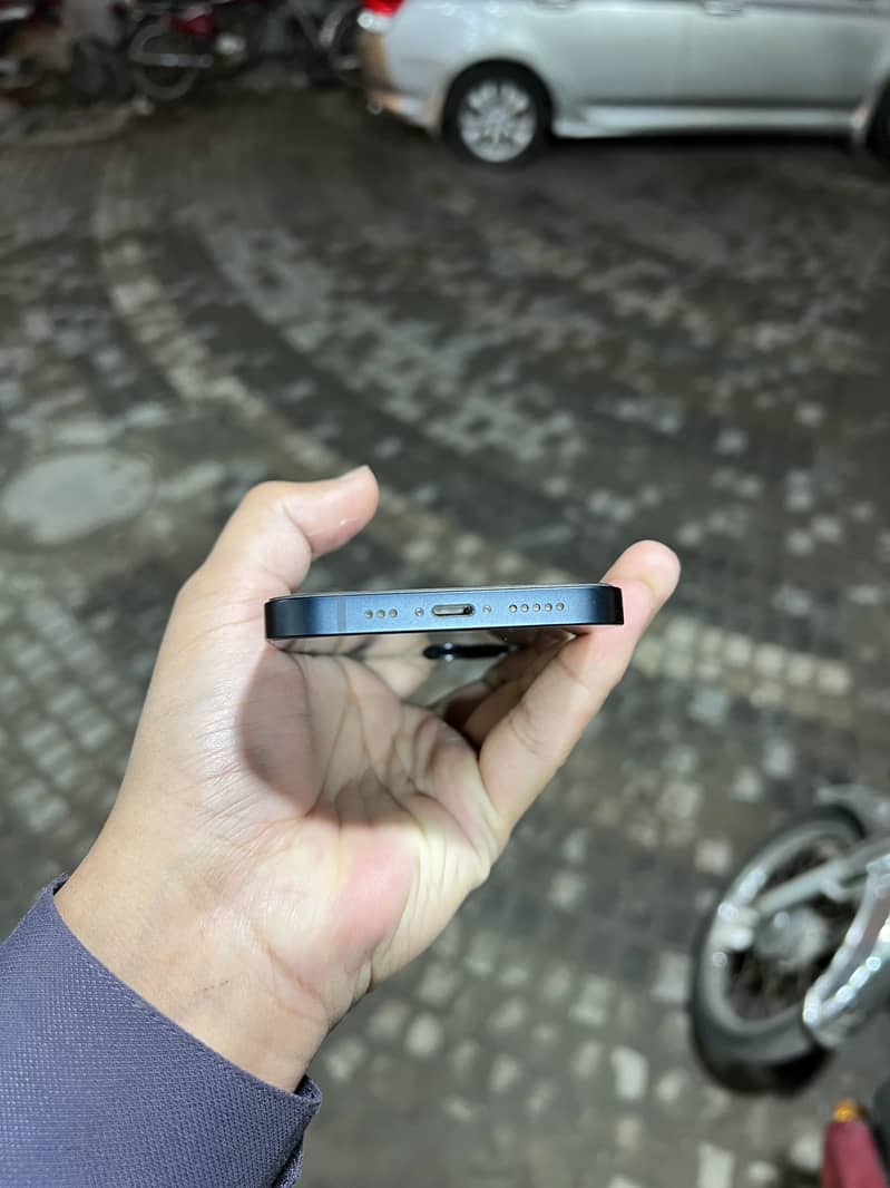 Apple iPhone 13 1