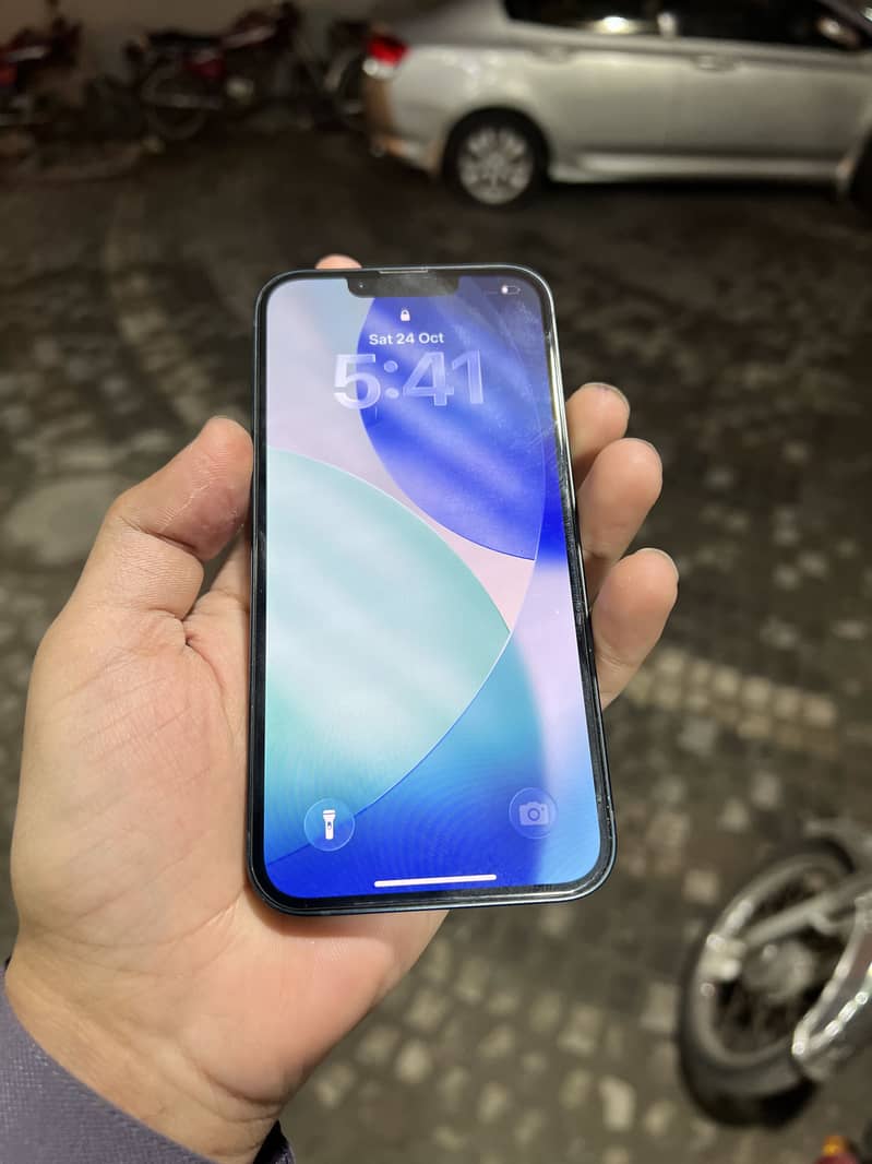 Apple iPhone 13 5