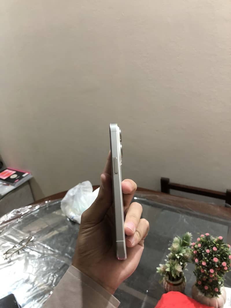 Apple iPhone 15 Pro 3