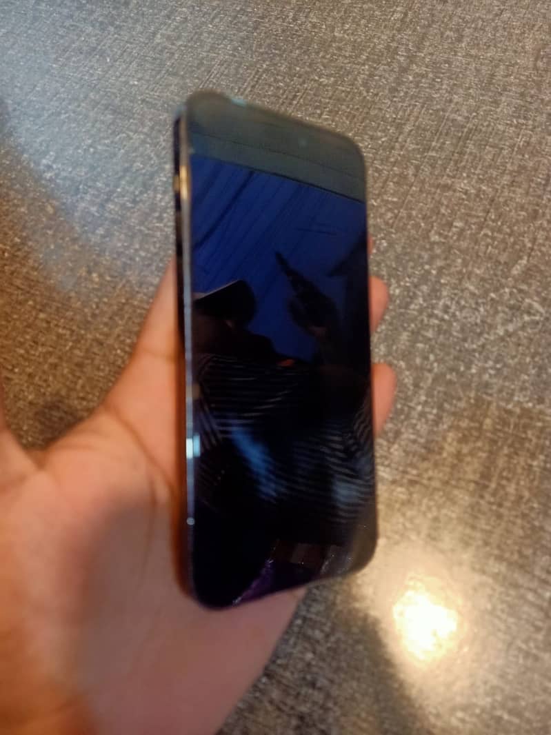 Apple iPhone 14 Pro Max 3