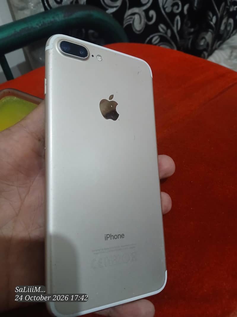 Apple iPhone 7 Plus 1
