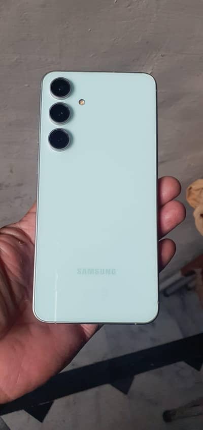 Samsung Mobile S24 fE
