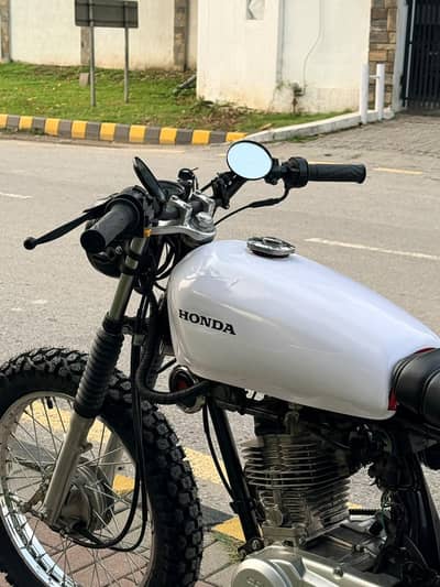 Honda CG125 (2013 Model)(Brat converted)