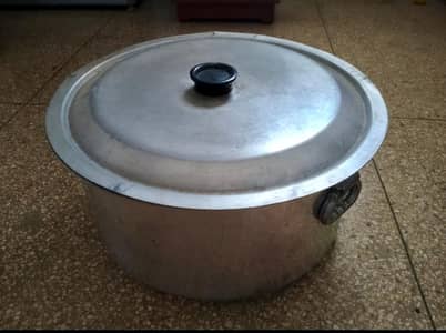 Large Heavy Cooking Pot