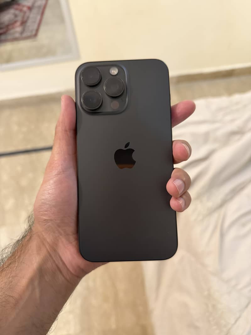 Apple iPhone 15 Pro Max 1