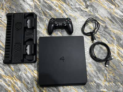 Playstation 4 slim (ps4)