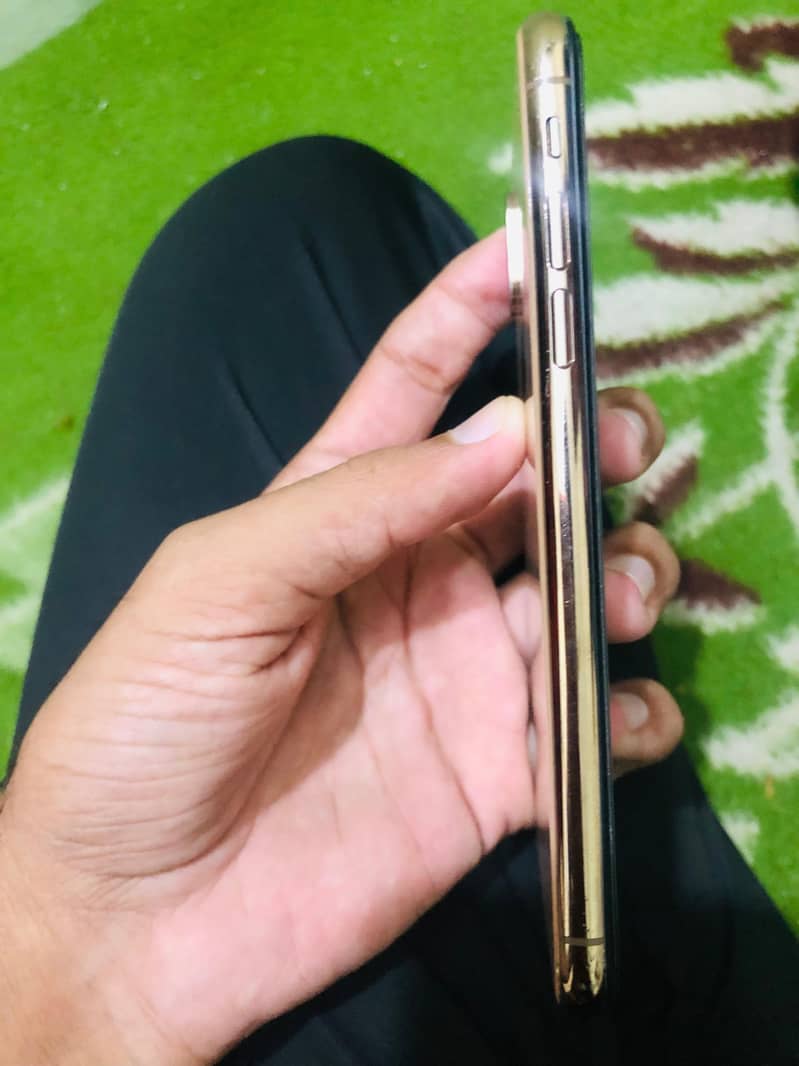 Apple iPhone XS 8