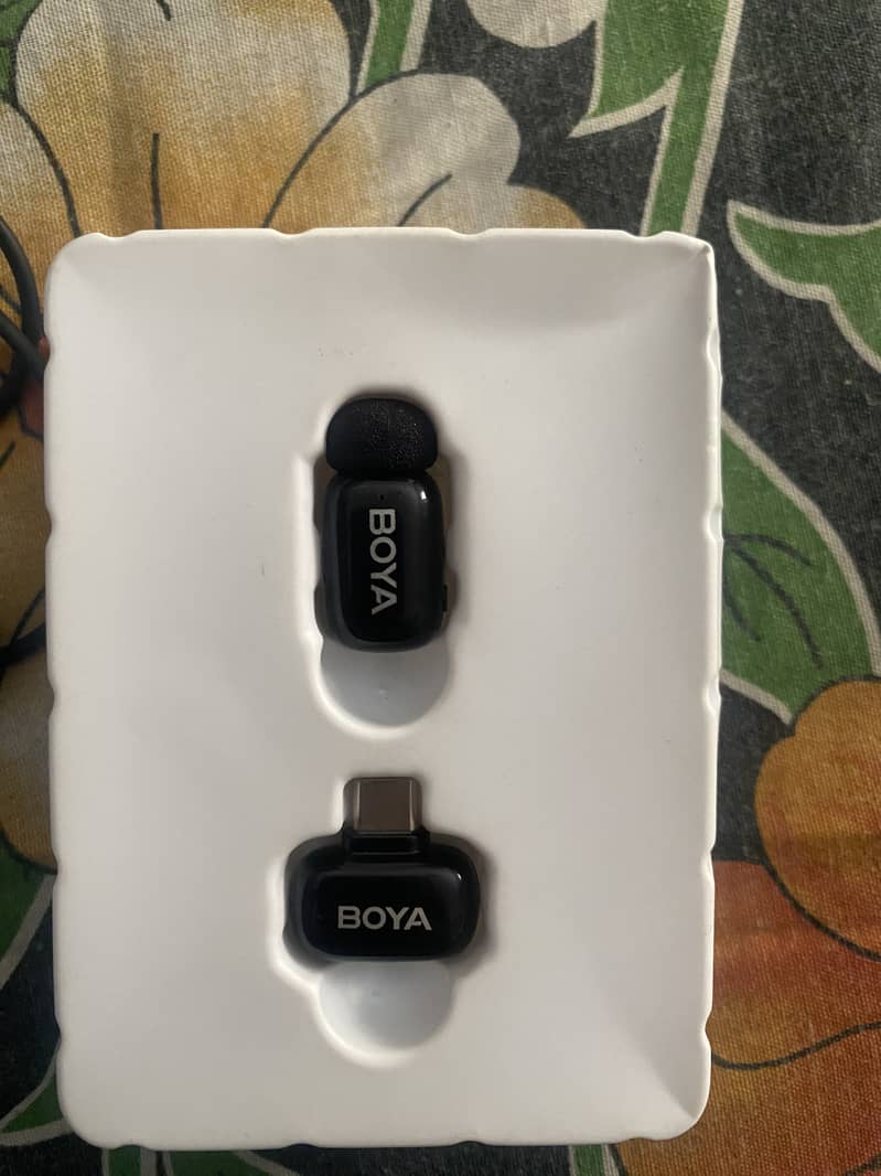 Boya Mini 17 wireless mic 1