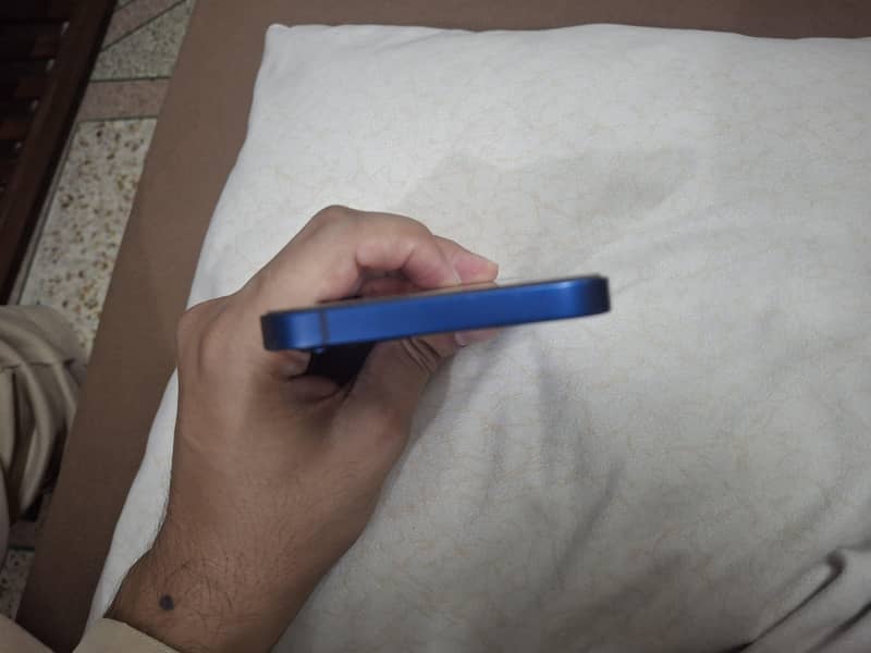 Apple iPhone 12 1