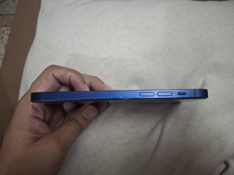 Apple iPhone 12 3