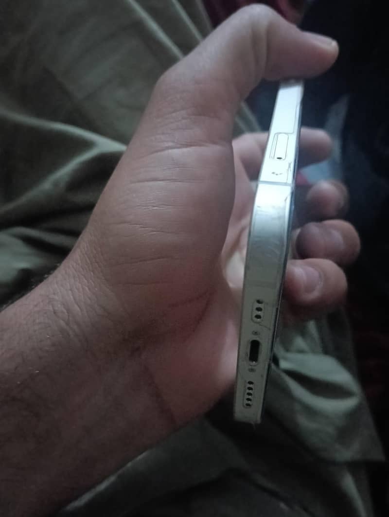 Apple iPhone 12 2