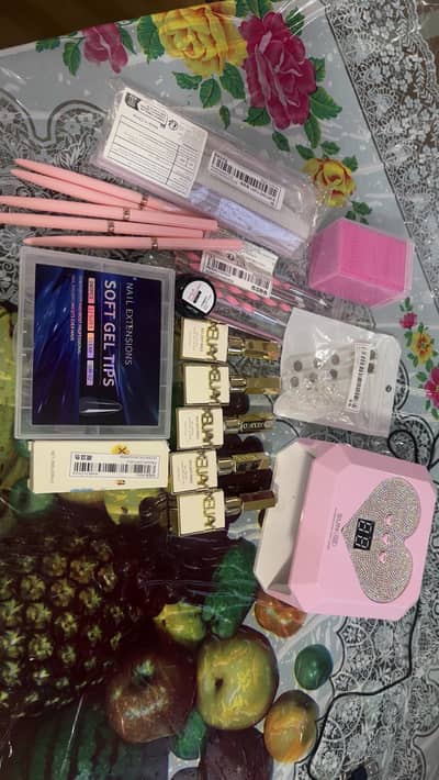 Acrylic nail kit