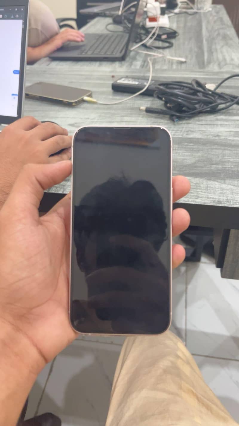 Apple iPhone 13 3