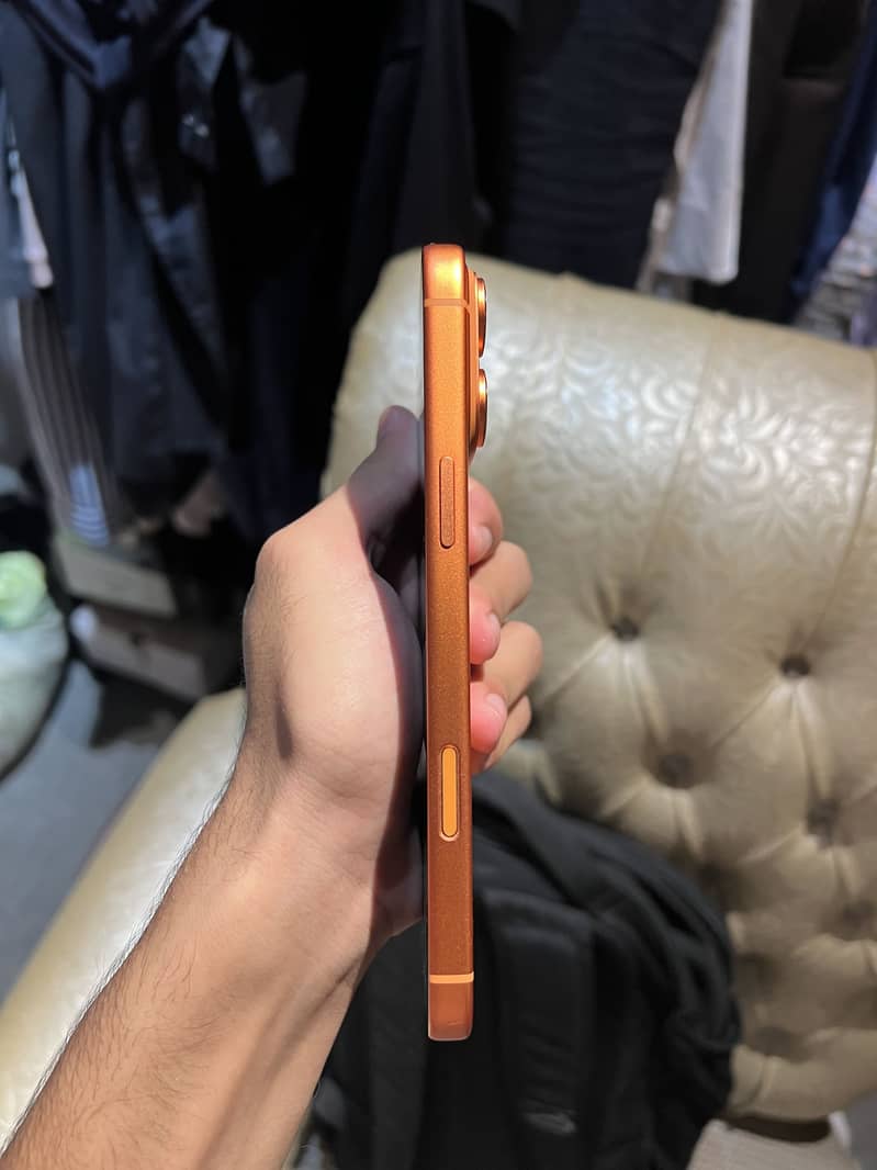 Apple iPhone 17 Pro Max 4
