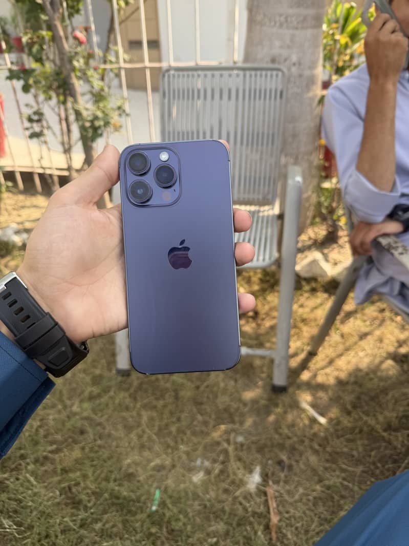 Apple iPhone 14 Pro Max 3