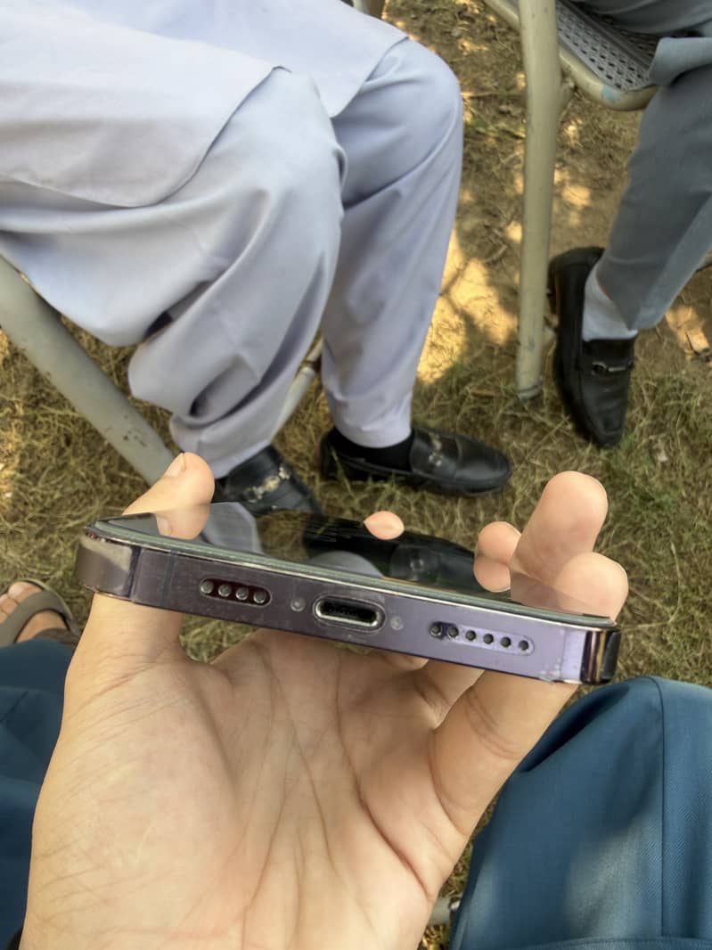 Apple iPhone 14 Pro Max 9