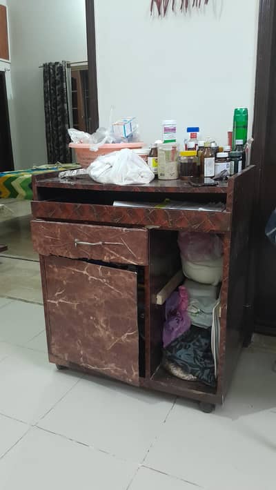 As a storage use kr skty vsy computer table h