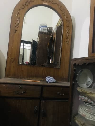 Showcase and Dressing