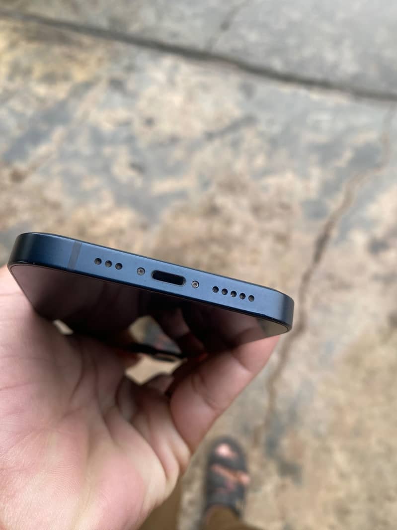 Apple iPhone 13 3