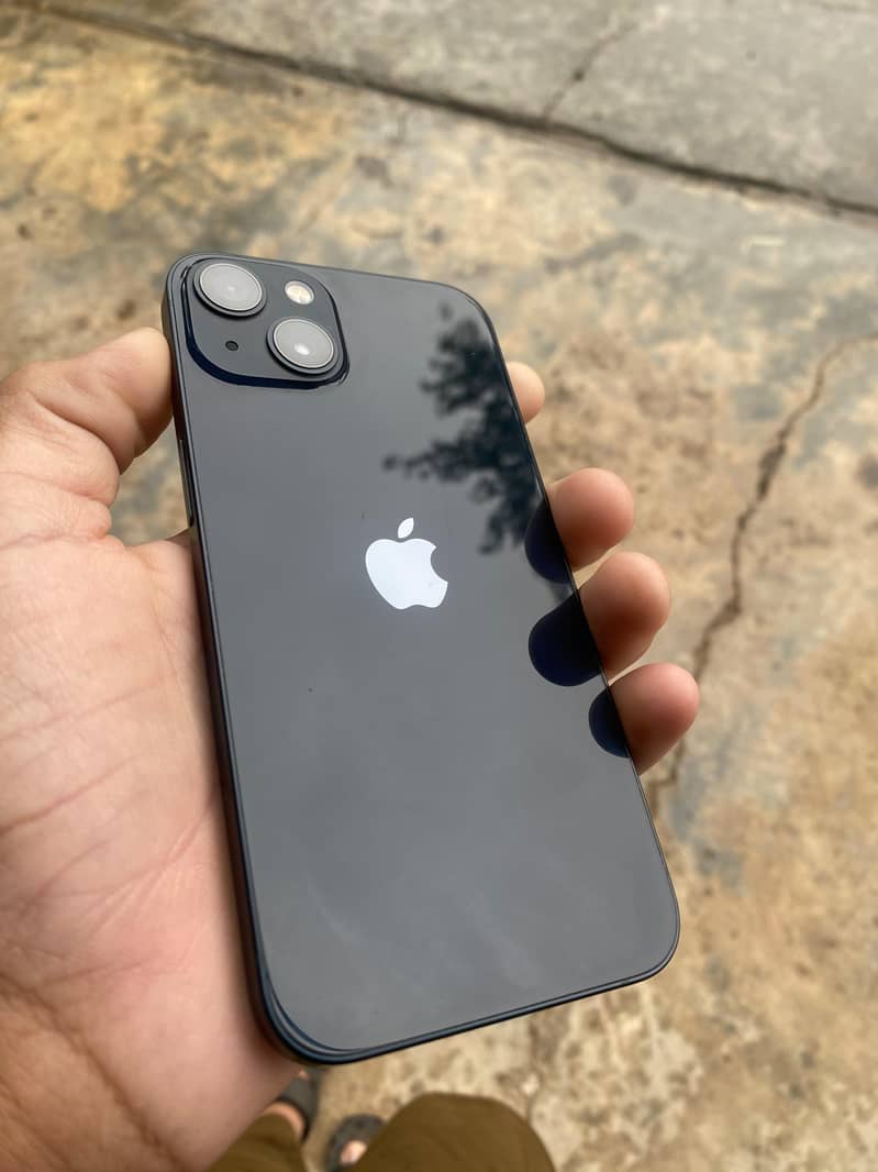 Apple iPhone 13 4