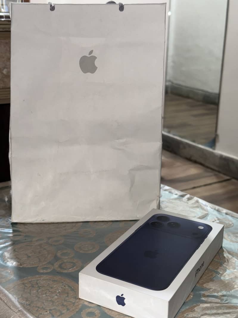 Apple iPhone 17 Pro Max 0
