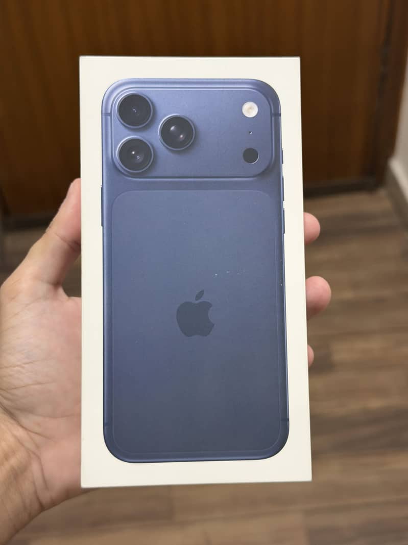 Apple iPhone 17 Pro Max 1