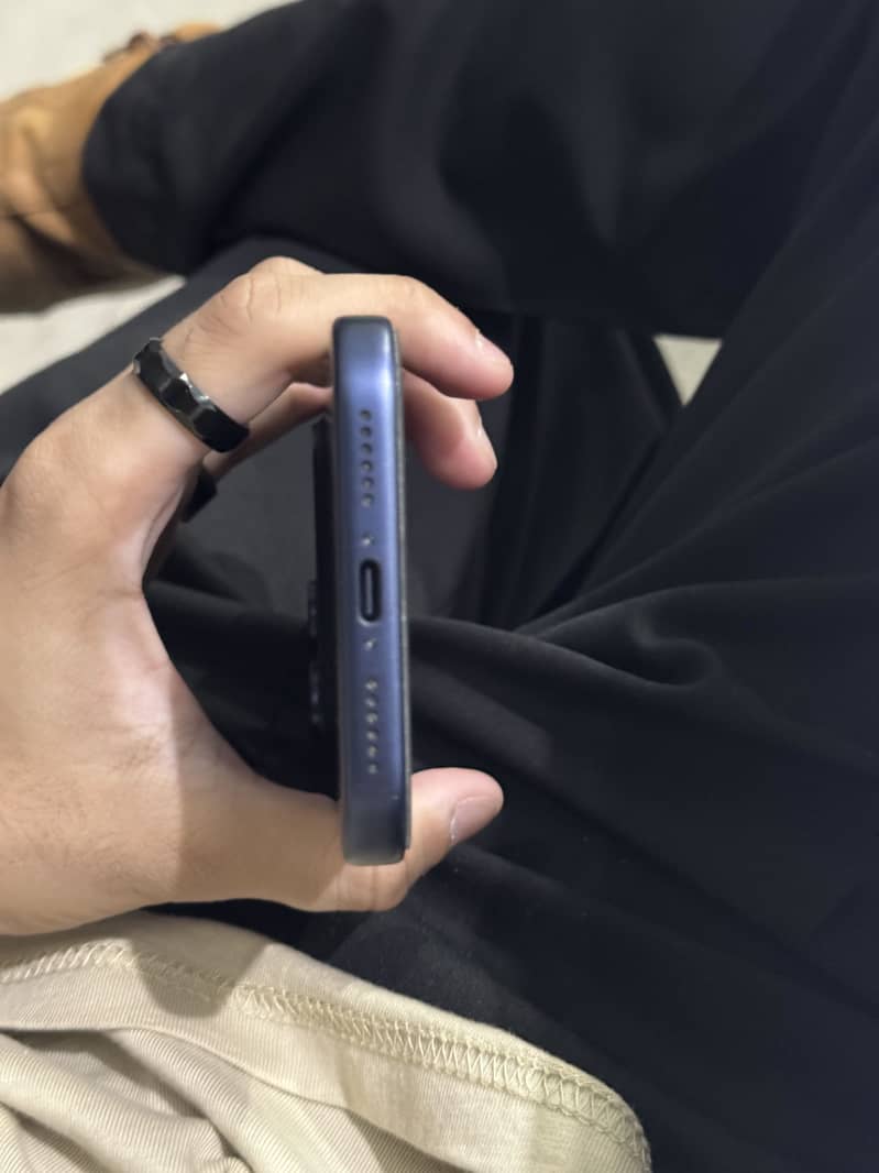 Apple iPhone 17 Pro Max 4