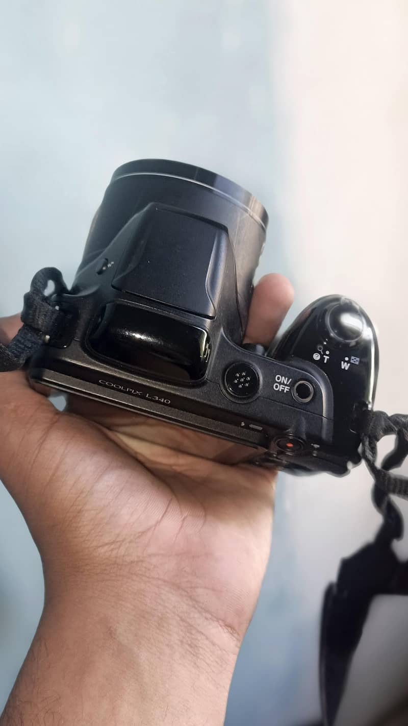 Nikon Camera L340 2