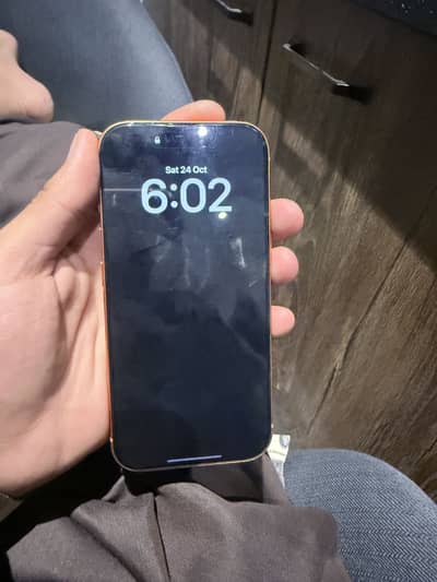 Iphone 17 pro cosmic orange