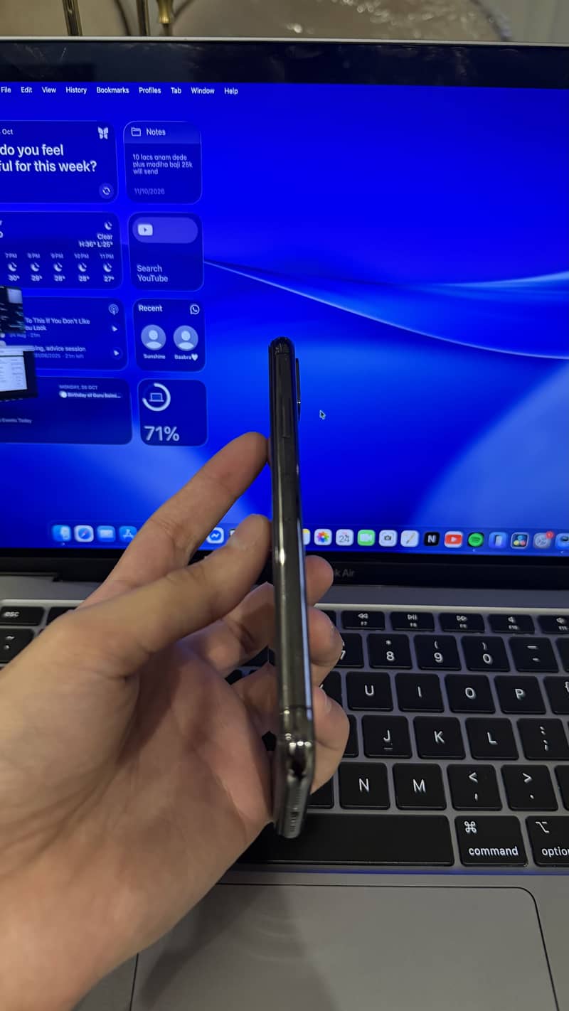 Apple iPhone X 4