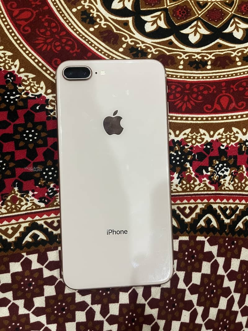 Apple iPhone 8 Plus 1