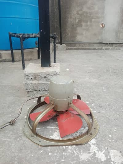KITCHEN EXHAUST FAN FUNCTIONAL IN BETTER CONDITION