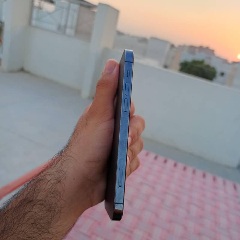 Apple iPhone 12 Pro 1