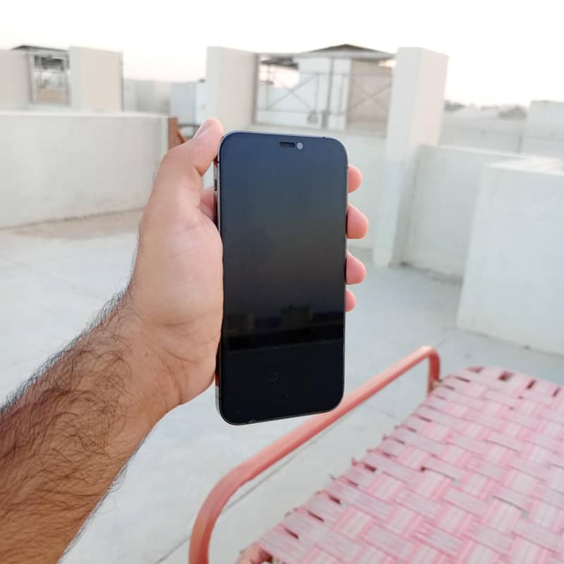 Apple iPhone 12 Pro 3