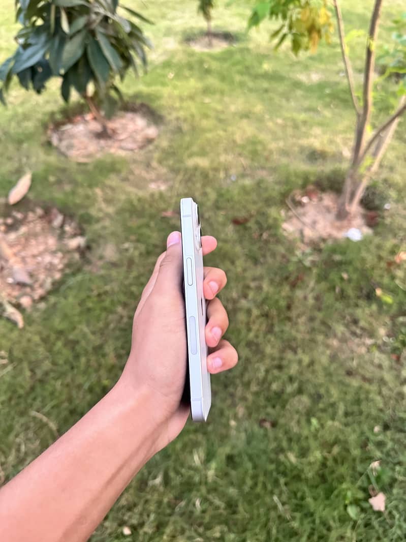 Apple iPhone 14 2