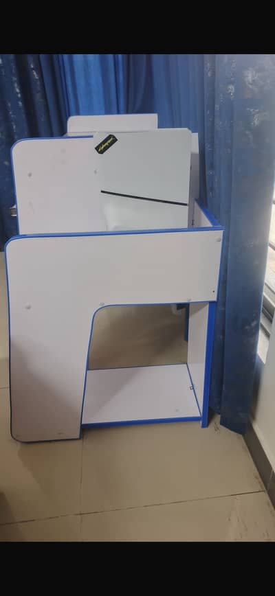 Gaming table