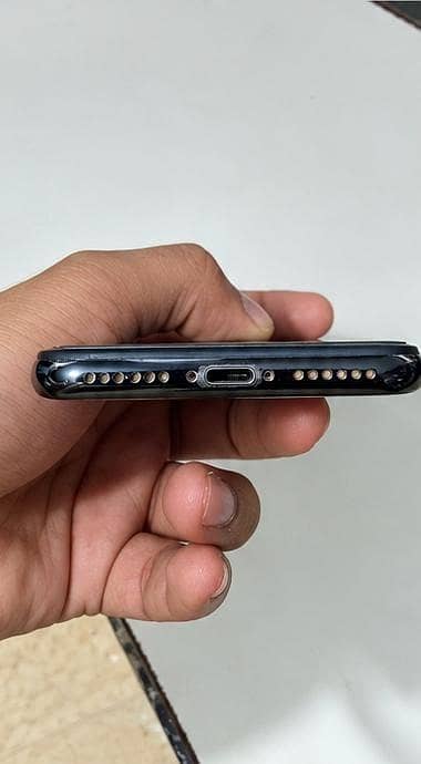 Apple iPhone X 5