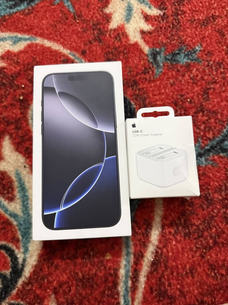 Apple iPhone 16 Pro Max 4