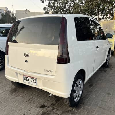 Daihatsu Mira 2011