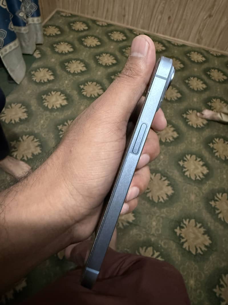 Apple iPhone 14 2