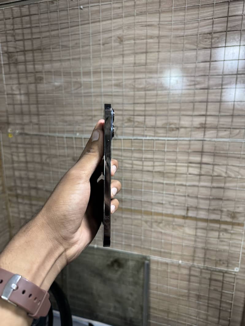 Apple iPhone 13 Pro Max 4