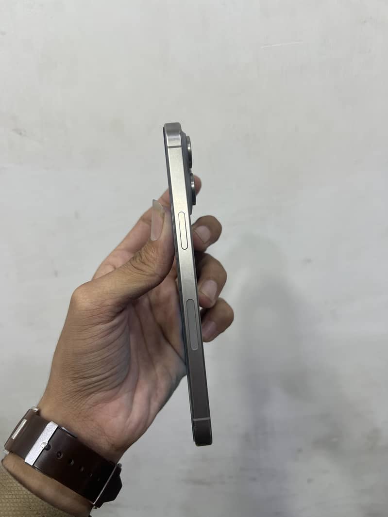 Apple iPhone 15 Pro Max 1